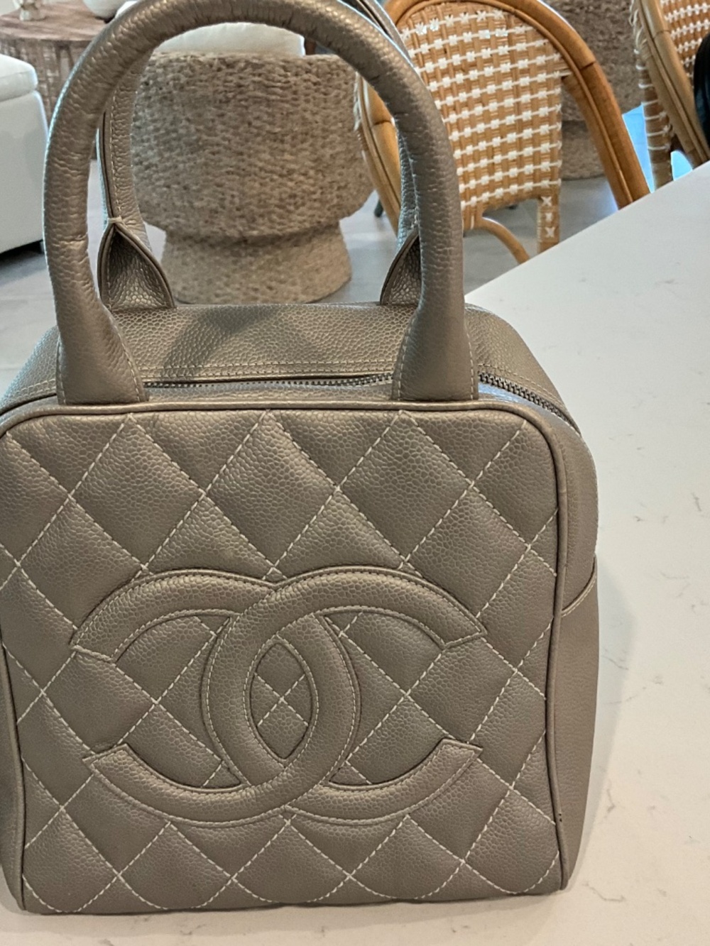 Handbag - Picture 6 of 6